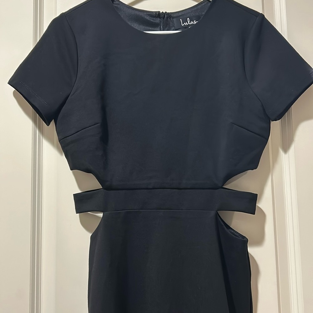 Like New! Lulus womens Cutout Bodycon Dress short sleeves stretchy lined size M